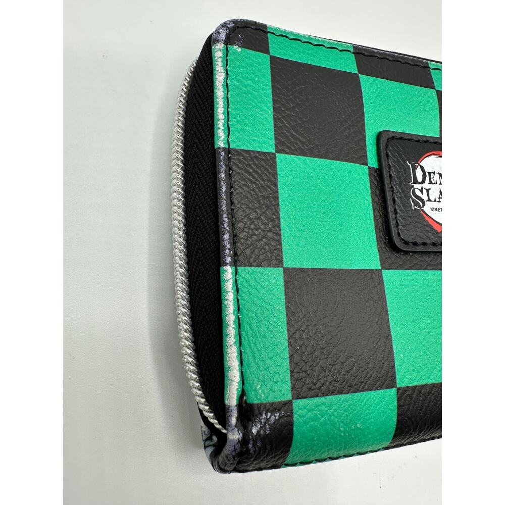 ✨ Funko Demon Slayer Tanjiro Kamado Checkerboard Wallet ✨ - Picture 3 of 9